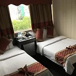 Seasons Hotel