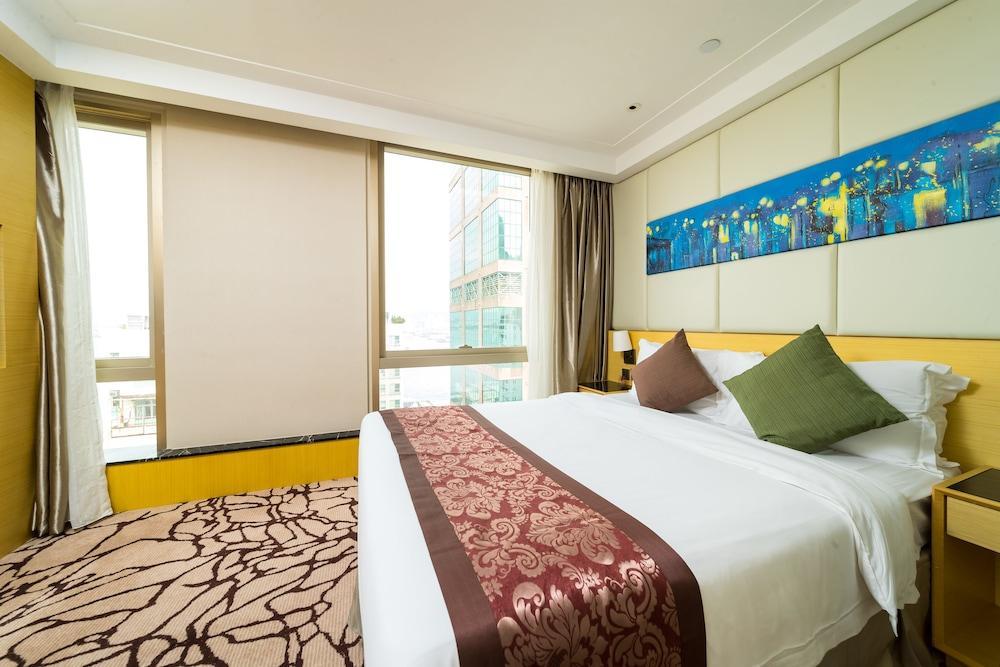 Eco Tree Hotel 4*