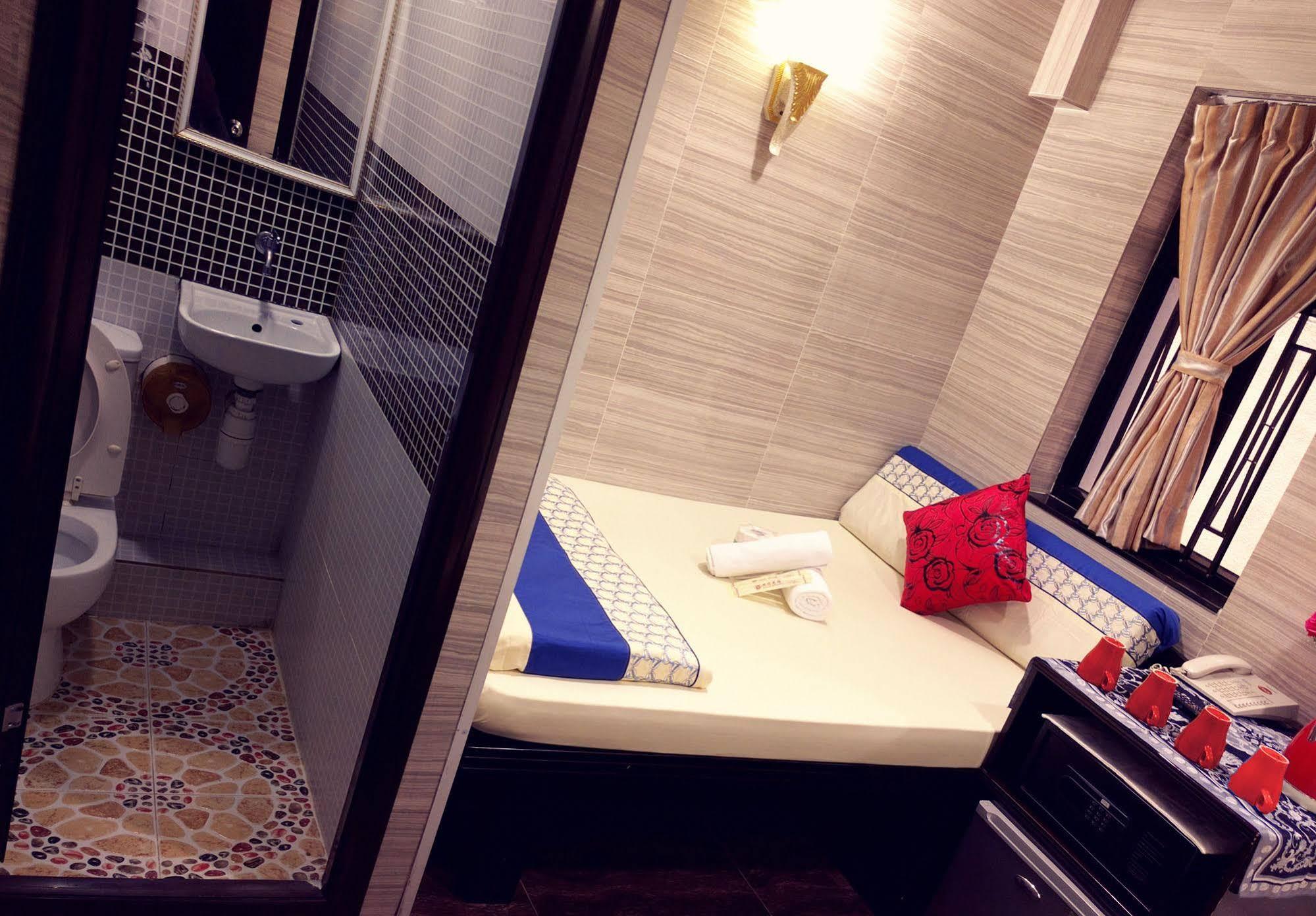 Guest house Day And Night Block D 10th Floor Hong Kong