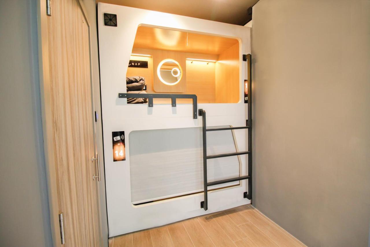 Capsule hotel The Nap Mong Kok Hong Kong