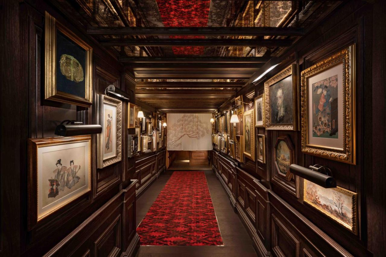 Mandarin Oriental, Khách sạn Hong Kong