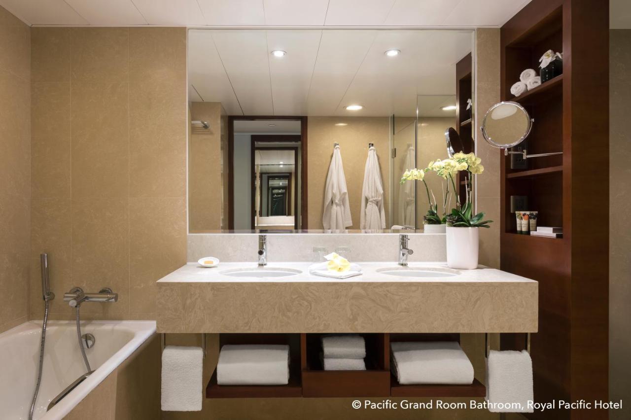 The Royal Pacific & Towers