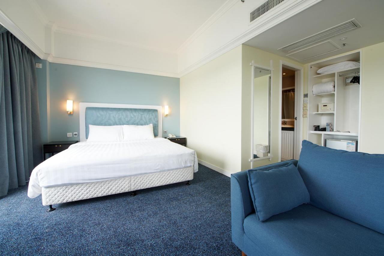 Warwick Cheung Chau Hotel