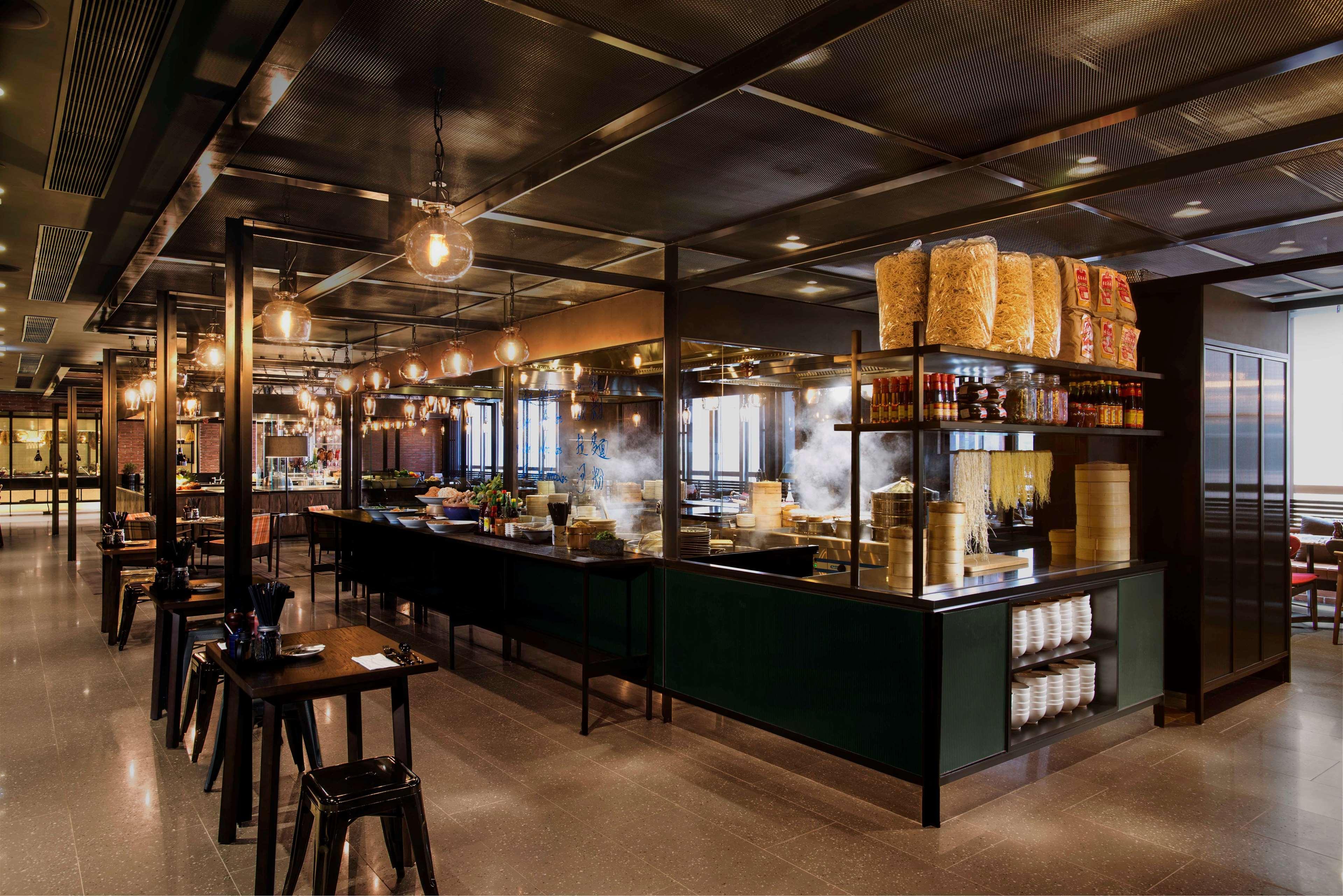 Pentahotel Hong Kong, Kowloon 4*