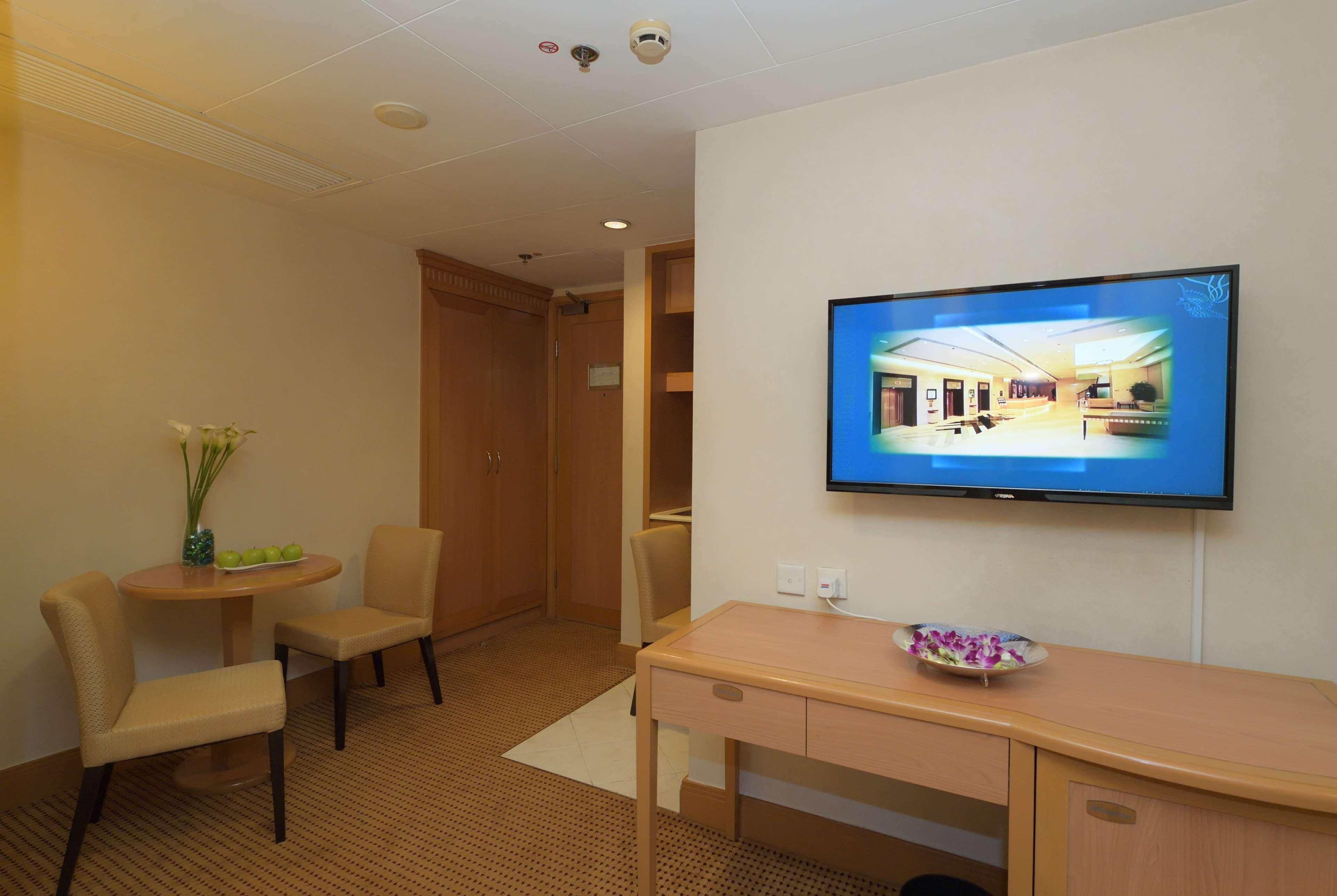 Khách sạn Ramada Grand View 4*