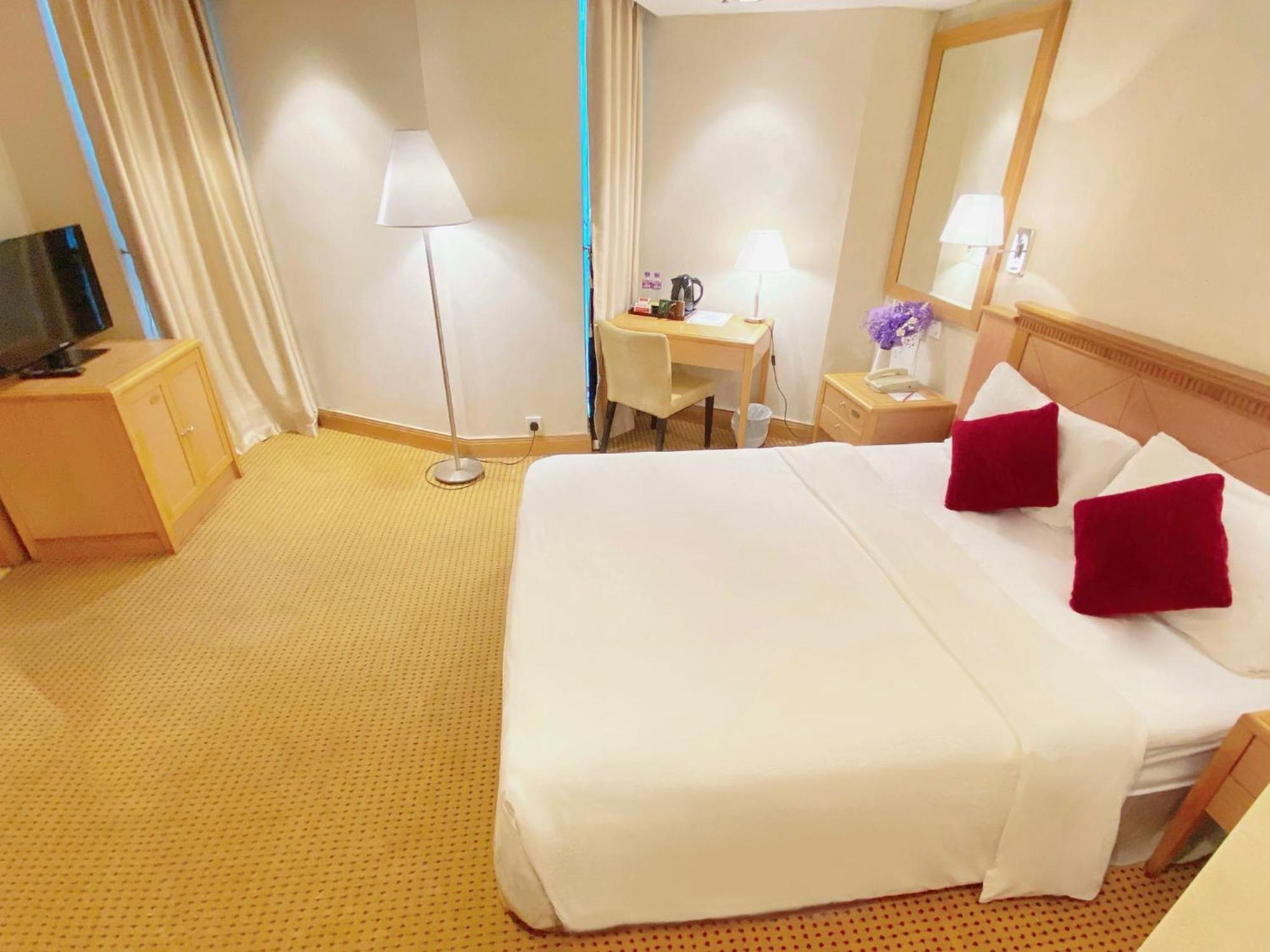 Ramada Grand View 4*