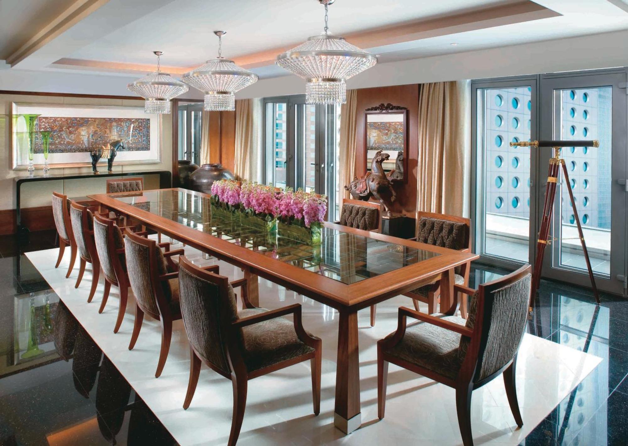 Mandarin Oriental, Khách sạn Hong Kong