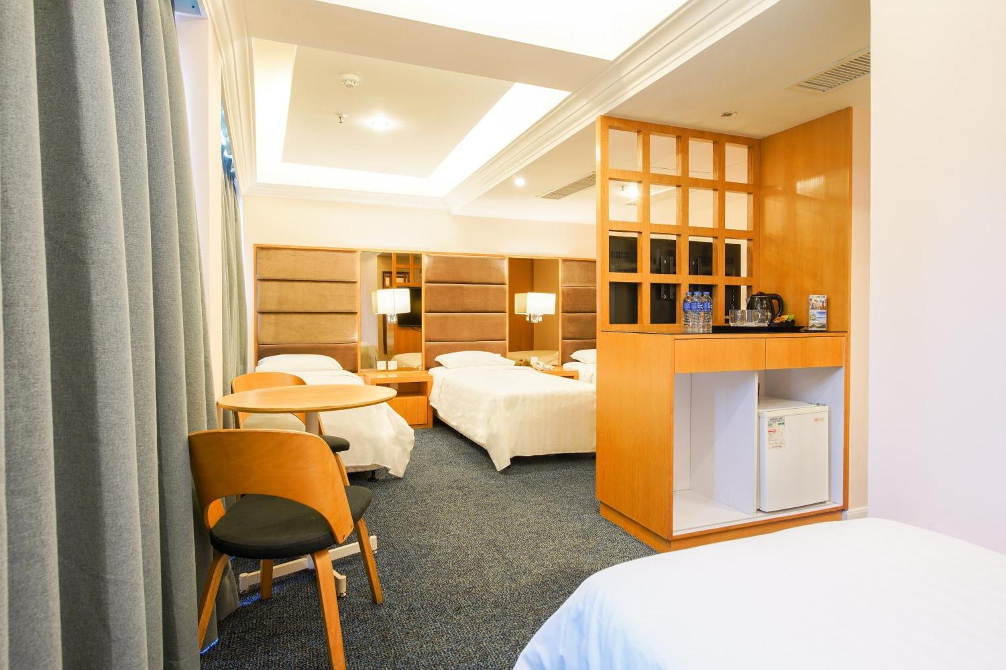 Warwick Cheung Chau Hotel 3*