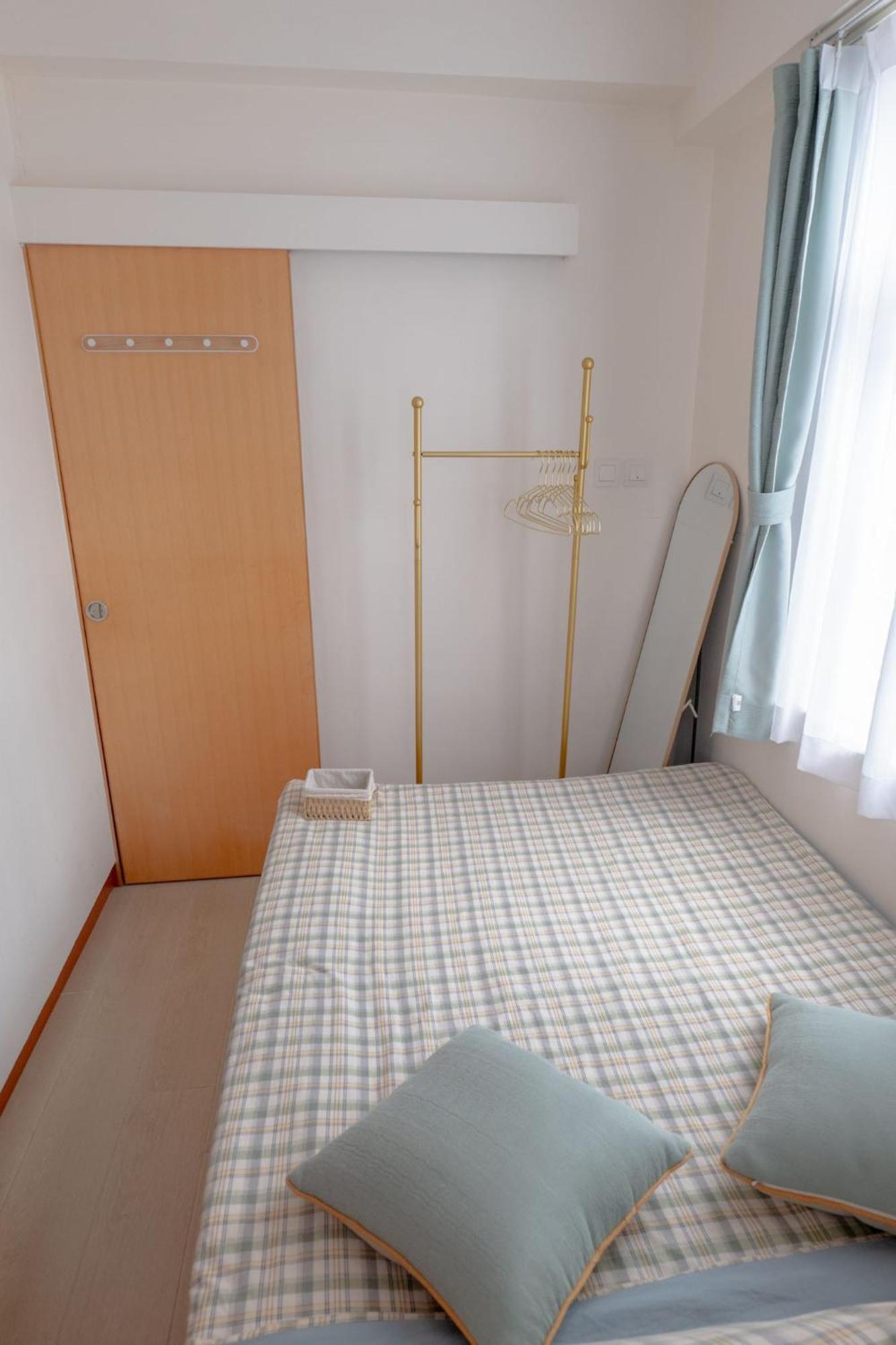 Apartment 網紅琪寓 旺角最中心朗豪坊旁 正大街 地鐵口1分鐘兩房一廳一衛一廚可住4-6人