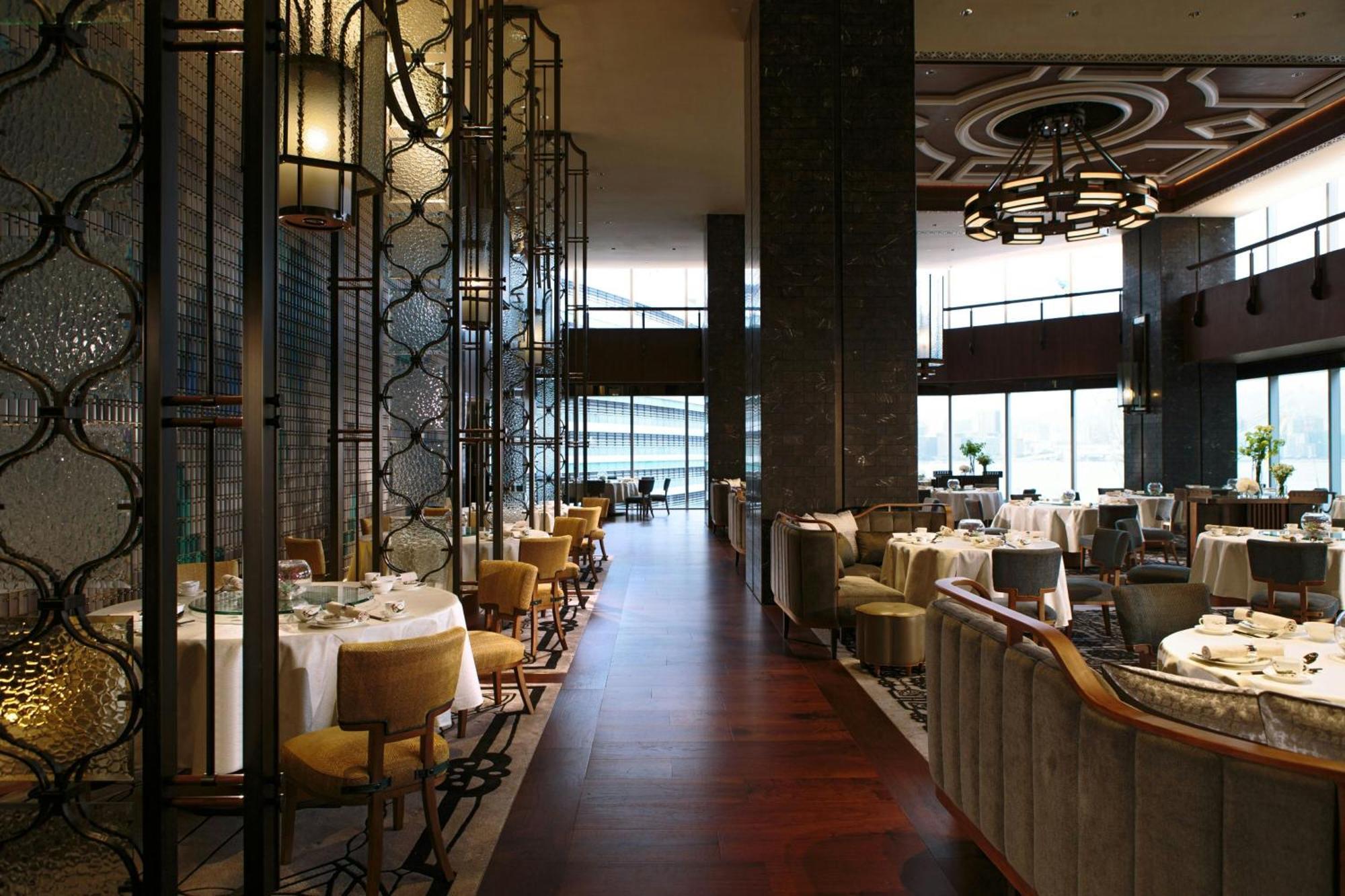 Renaissance Harbour View Hotel