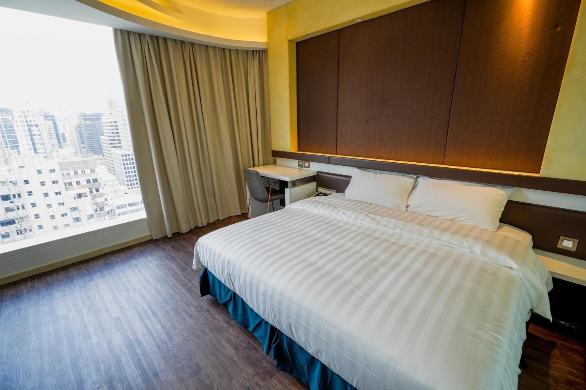 Epoch Hotel