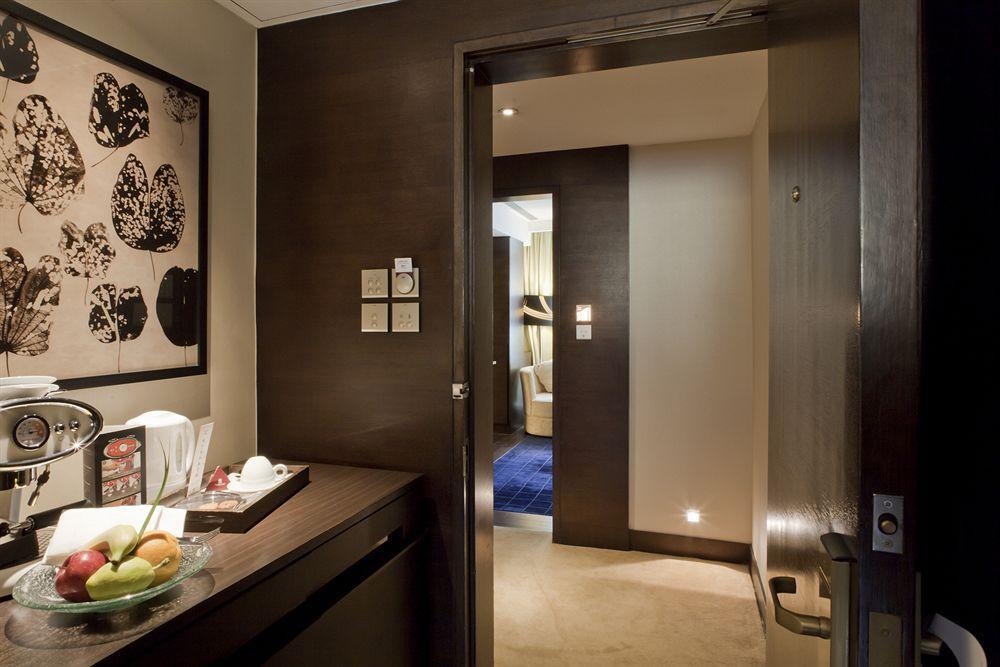 Lkf By Rhombus - Lan Kwai Fong Hotel
