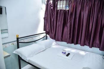 London Hotel *