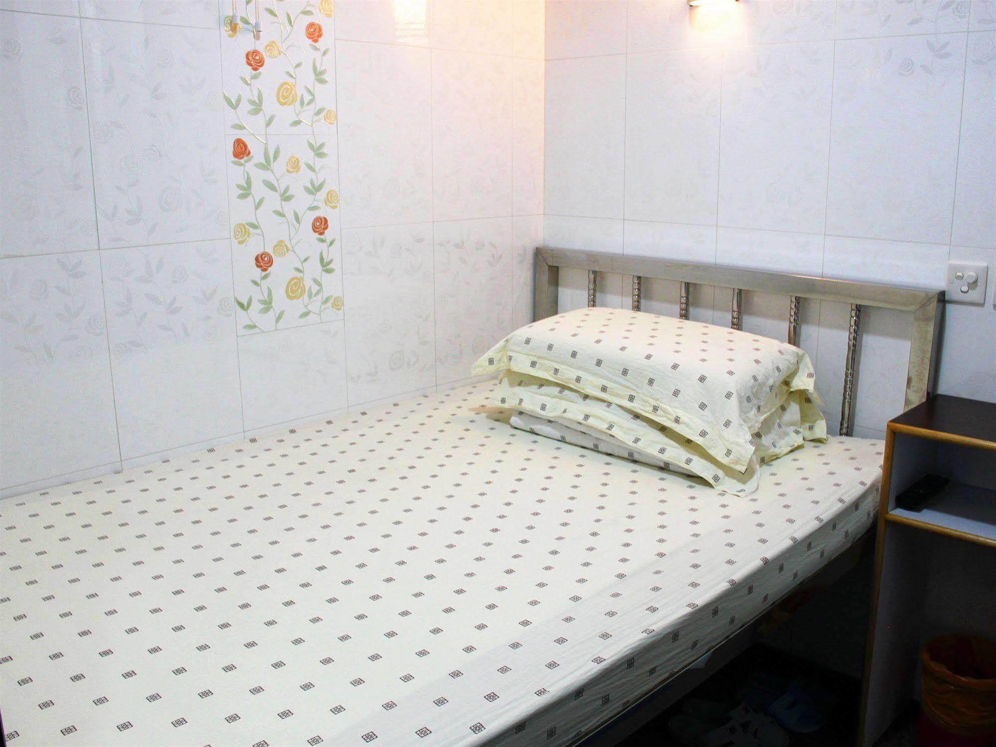 Pay-less Guest house