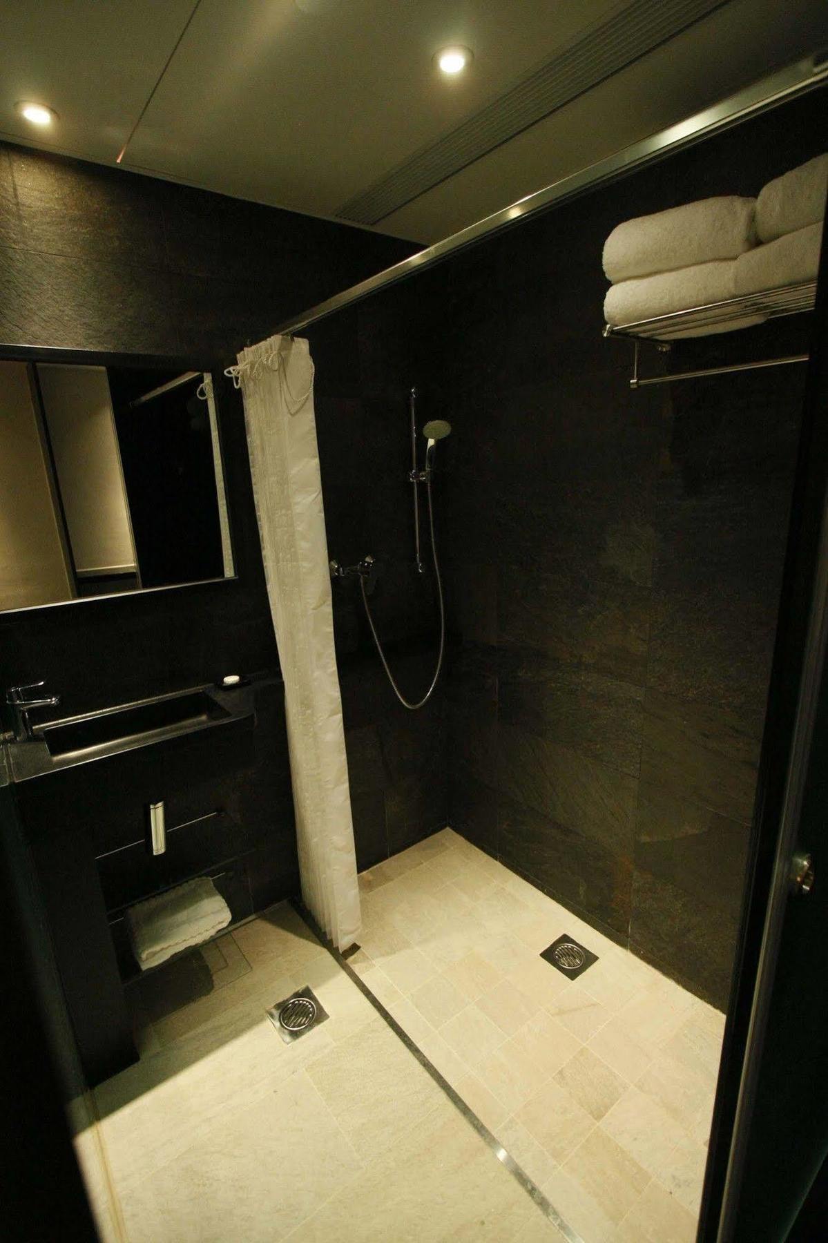 Hotel Noble Park 3*
