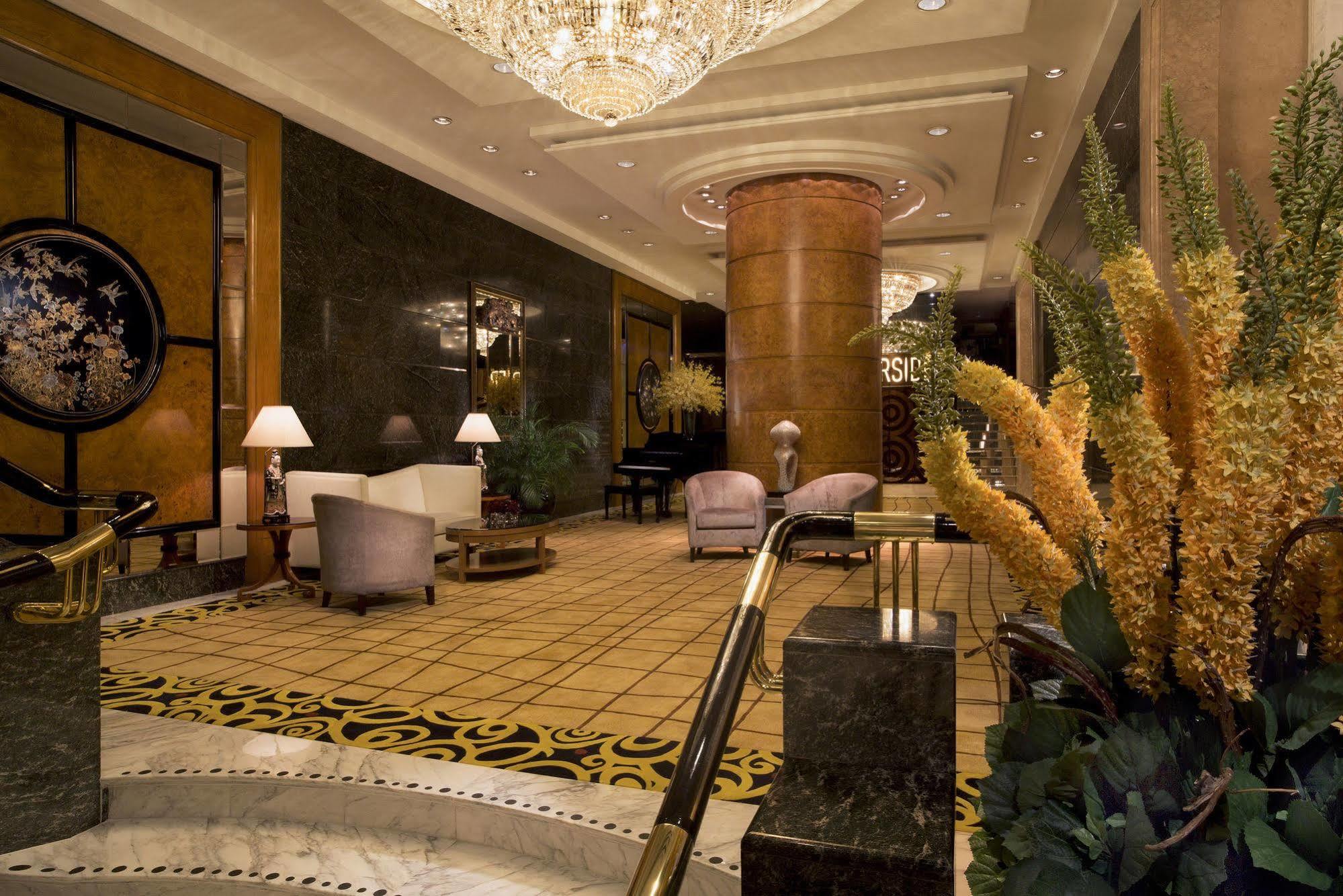 The Royal Pacific & Towers Hotel