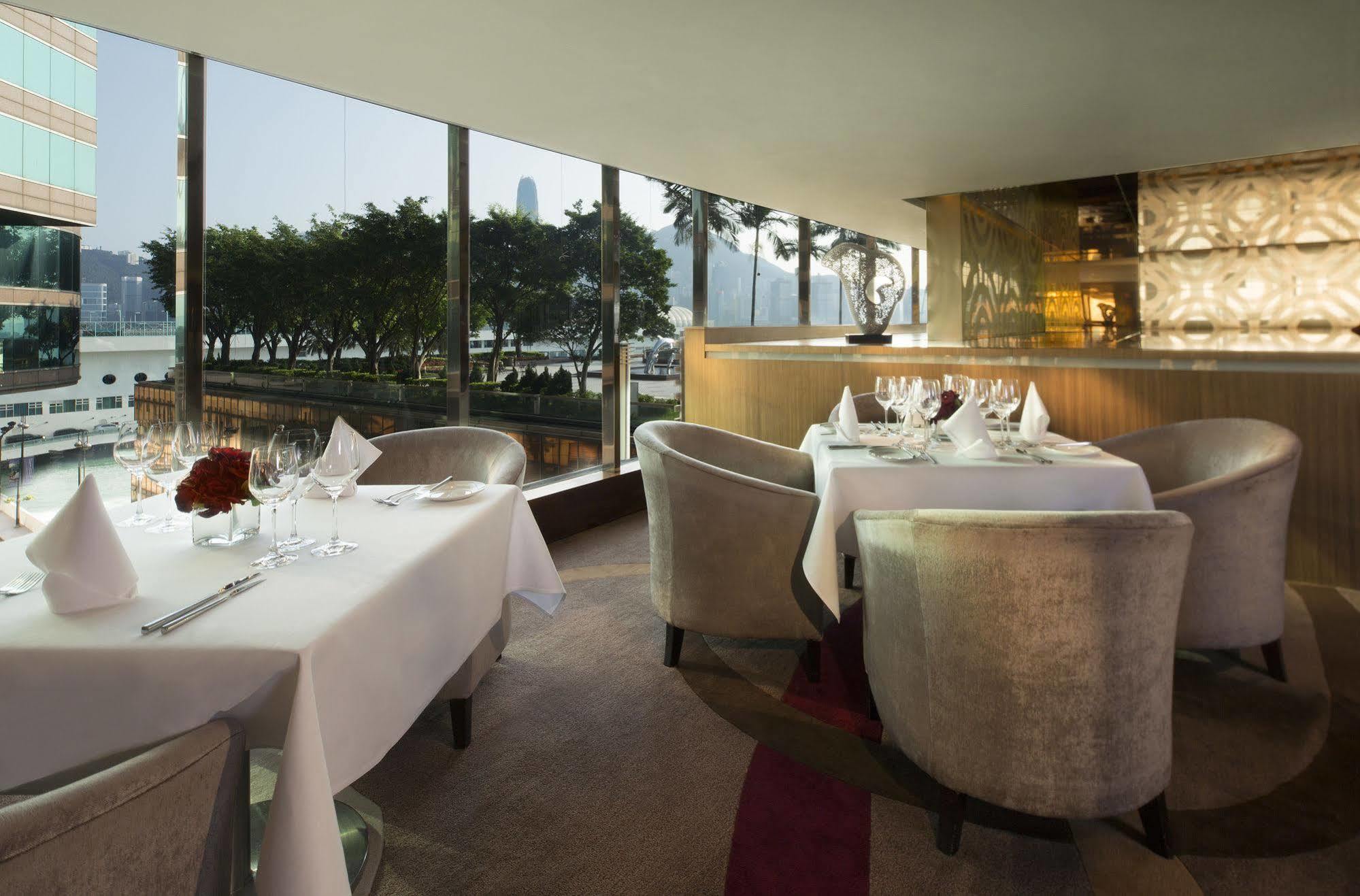 Hotel The Royal Pacific & Towers 4*