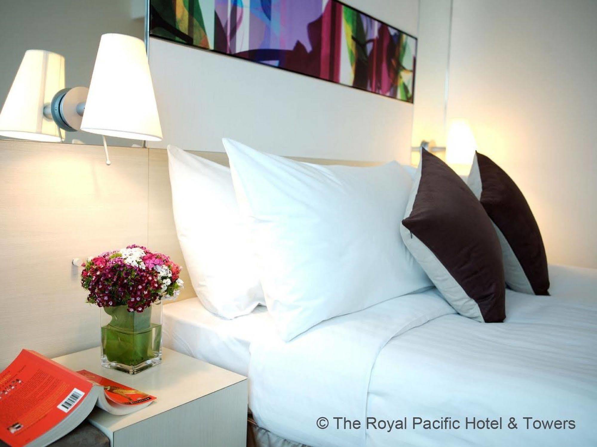 The Royal Pacific & Towers