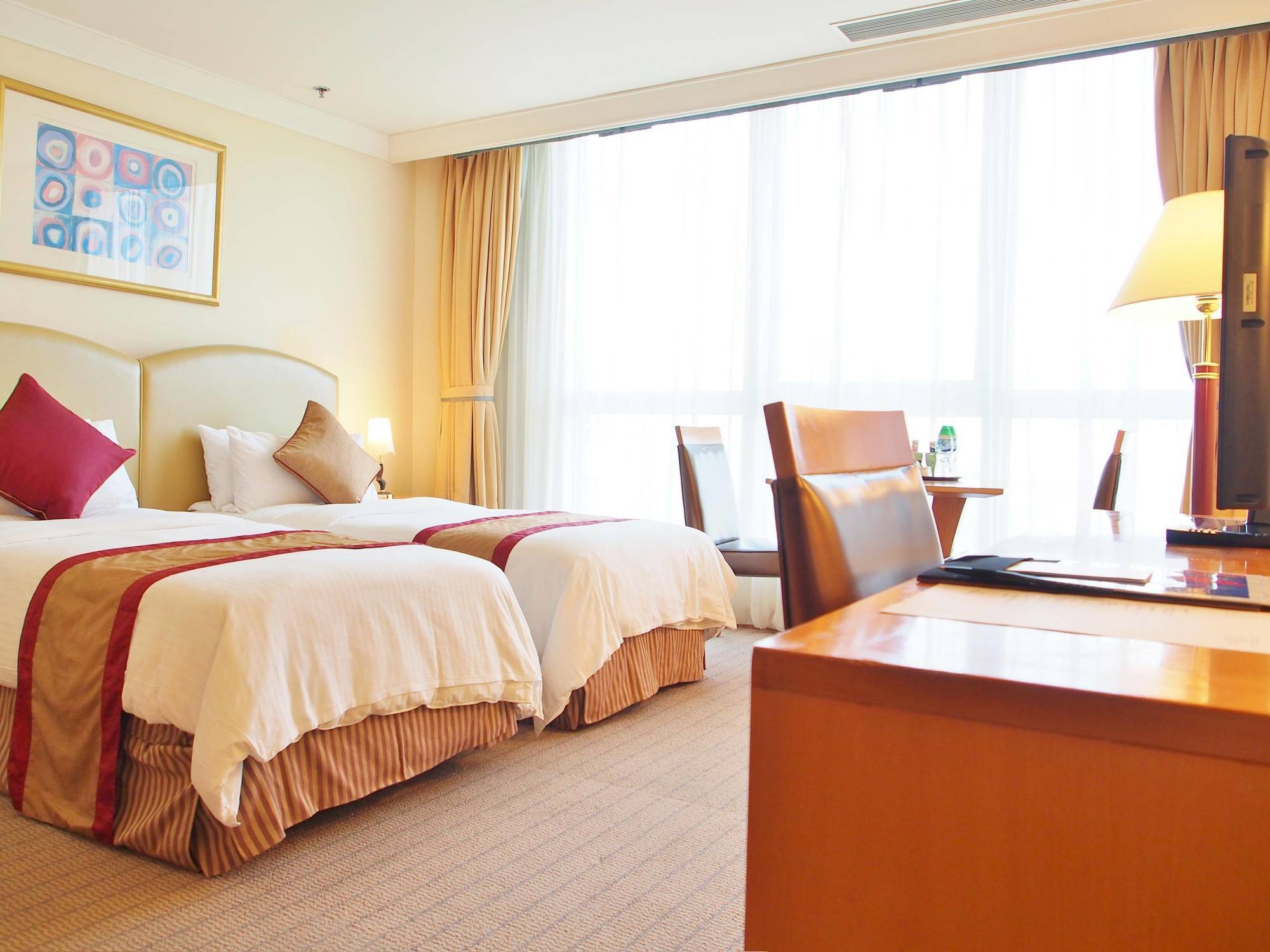 Harbour Plaza City 4*