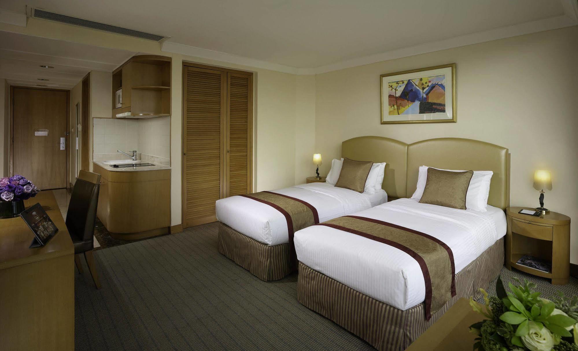 Hotel Harbour Plaza City 4*