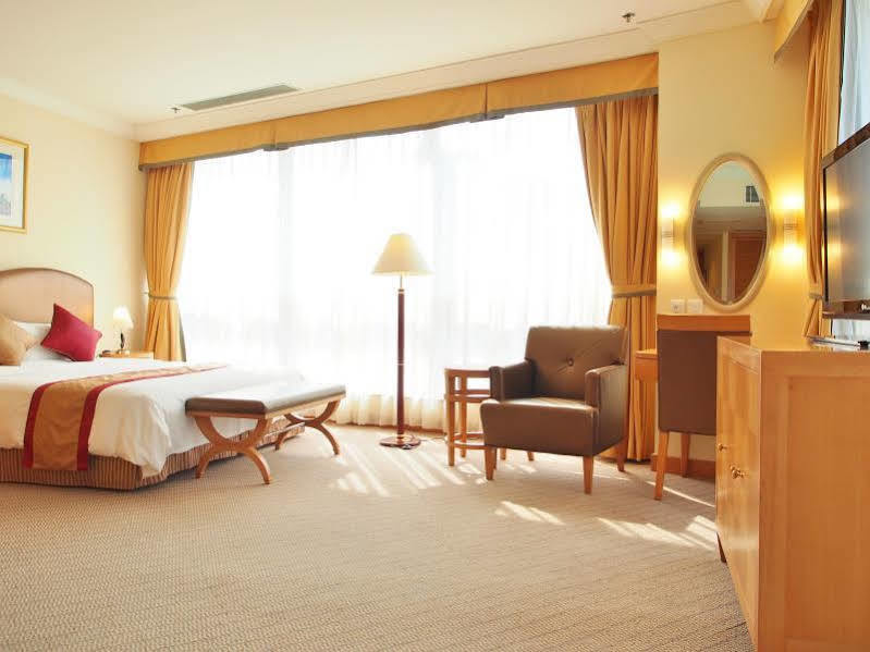 Hotel Harbour Plaza City 4*