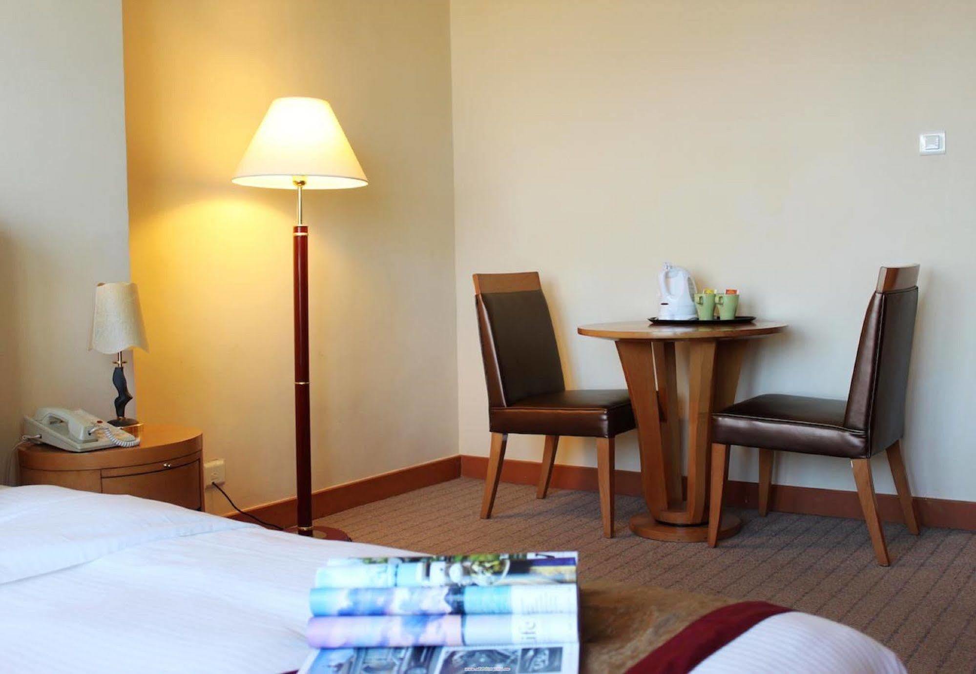Harbour Plaza City 4*
