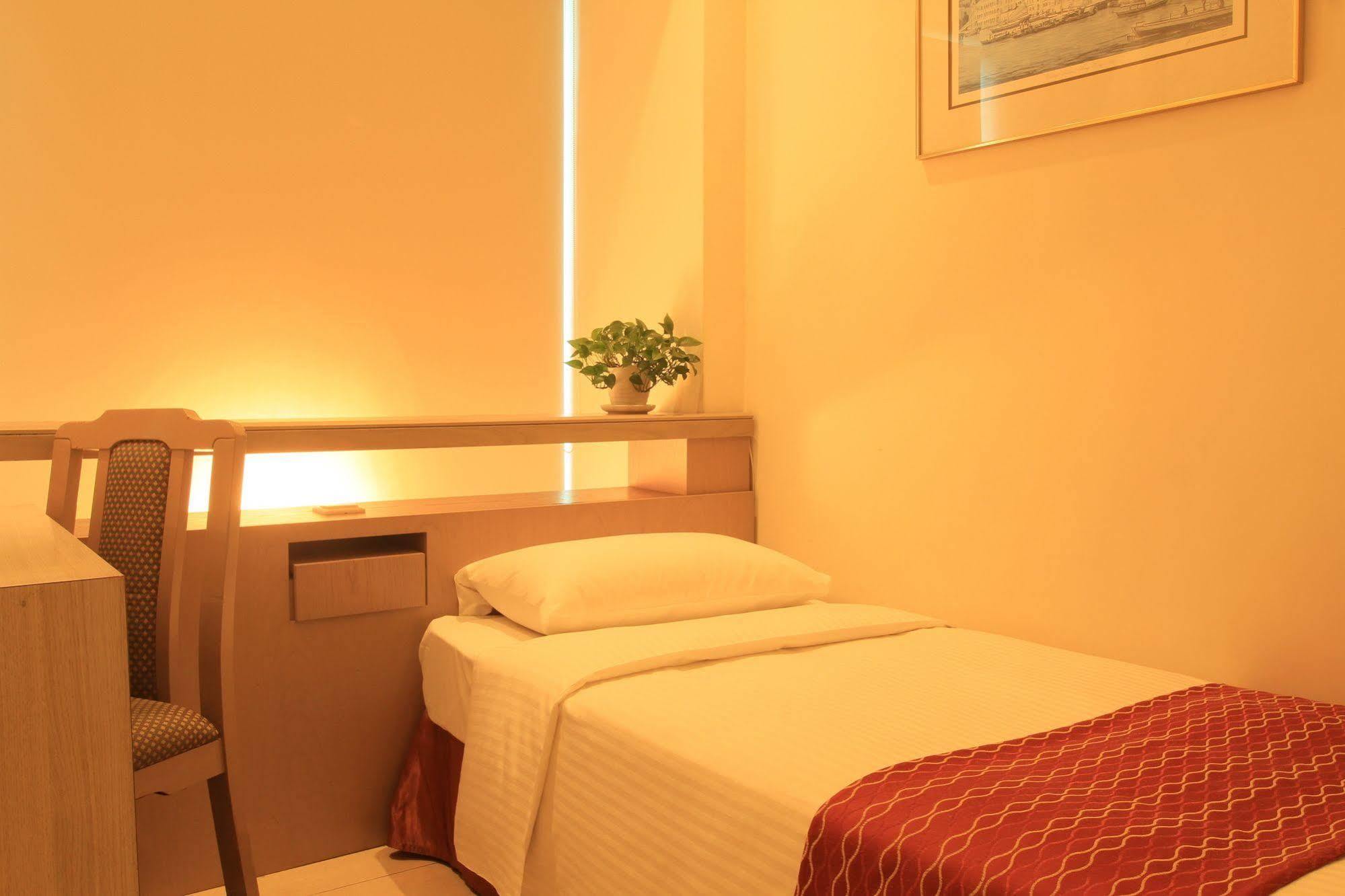 Rambler Oasis 3* Hong Kong