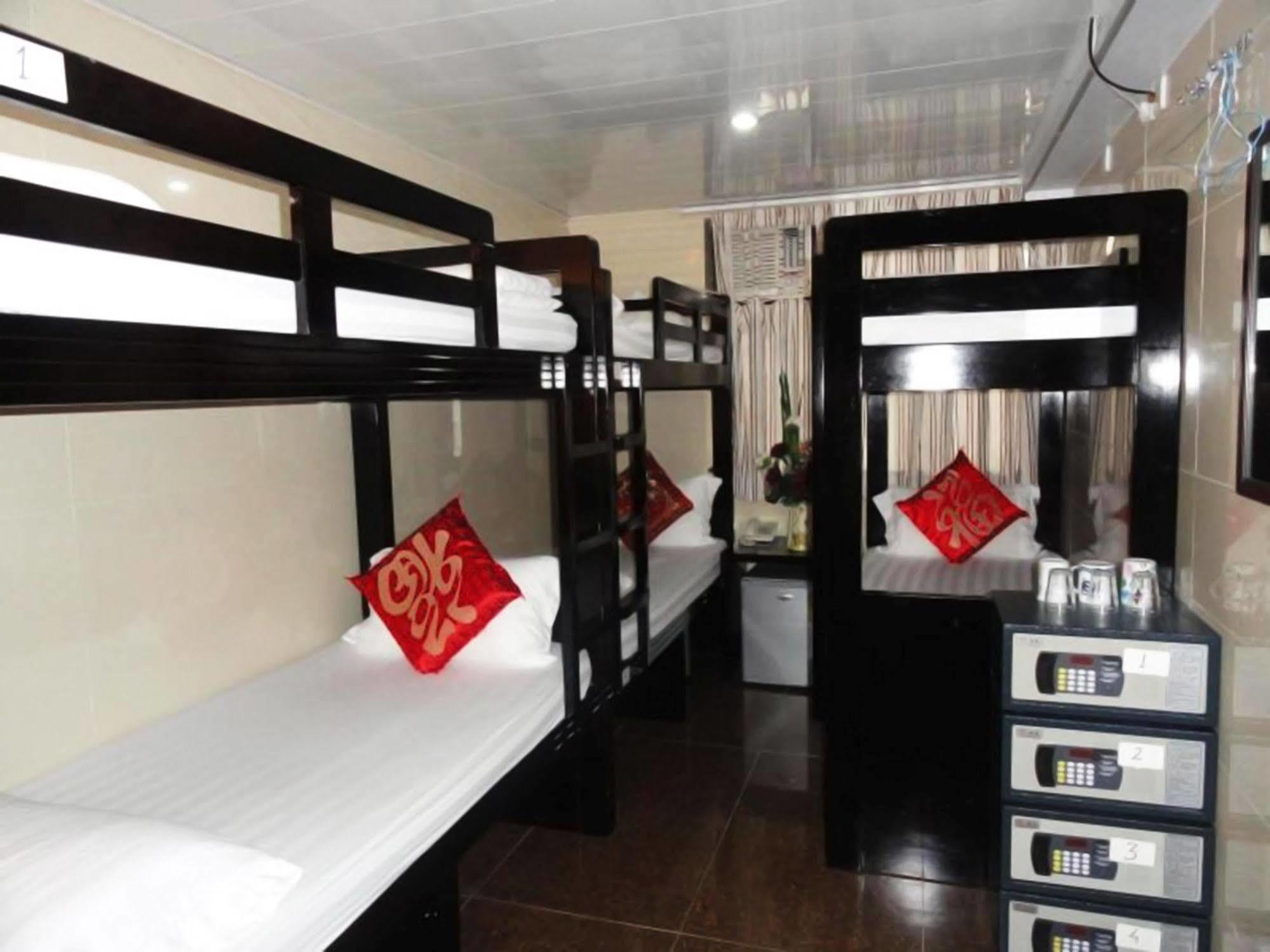 Day And Night Block D 10th Floor Guest house *
