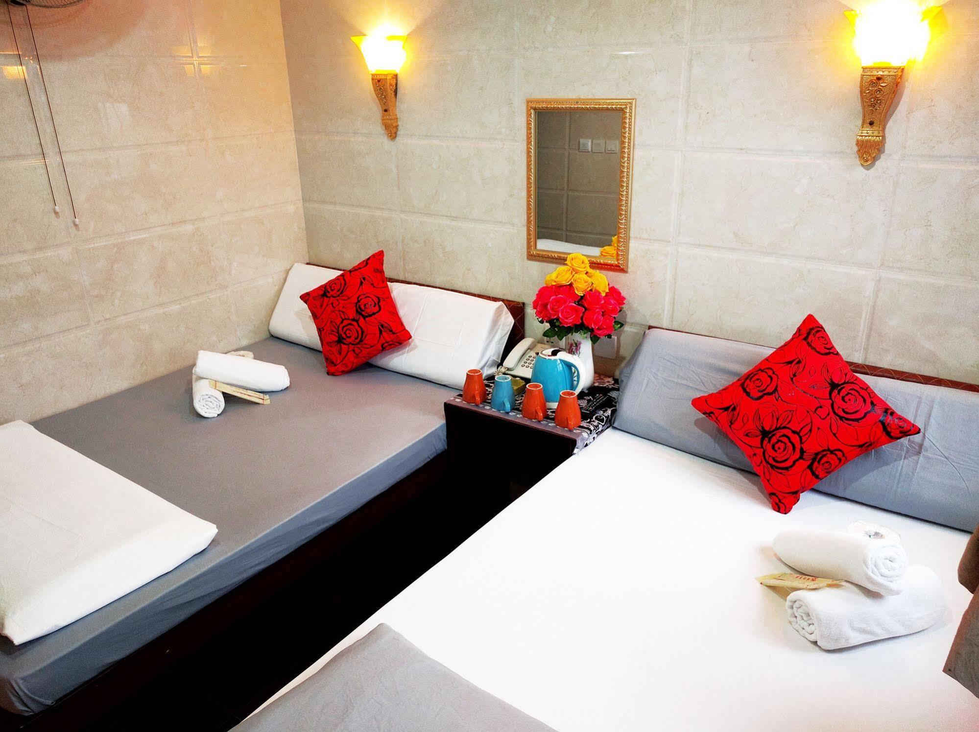 Guest house Day And Night Block D 10th Floor Hong Kong