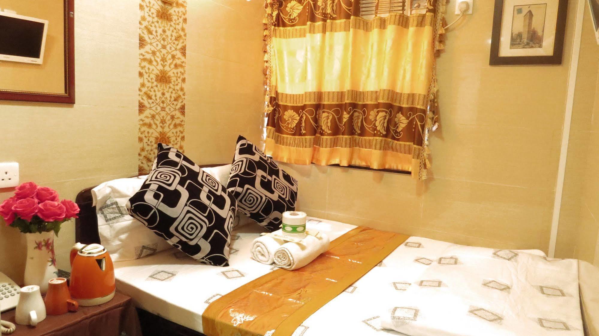 Day And Night Block D 10th Floor Guest house