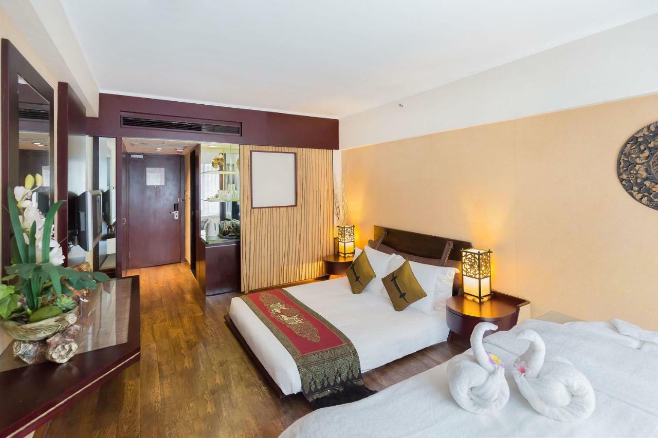 Hotel Regal Airport