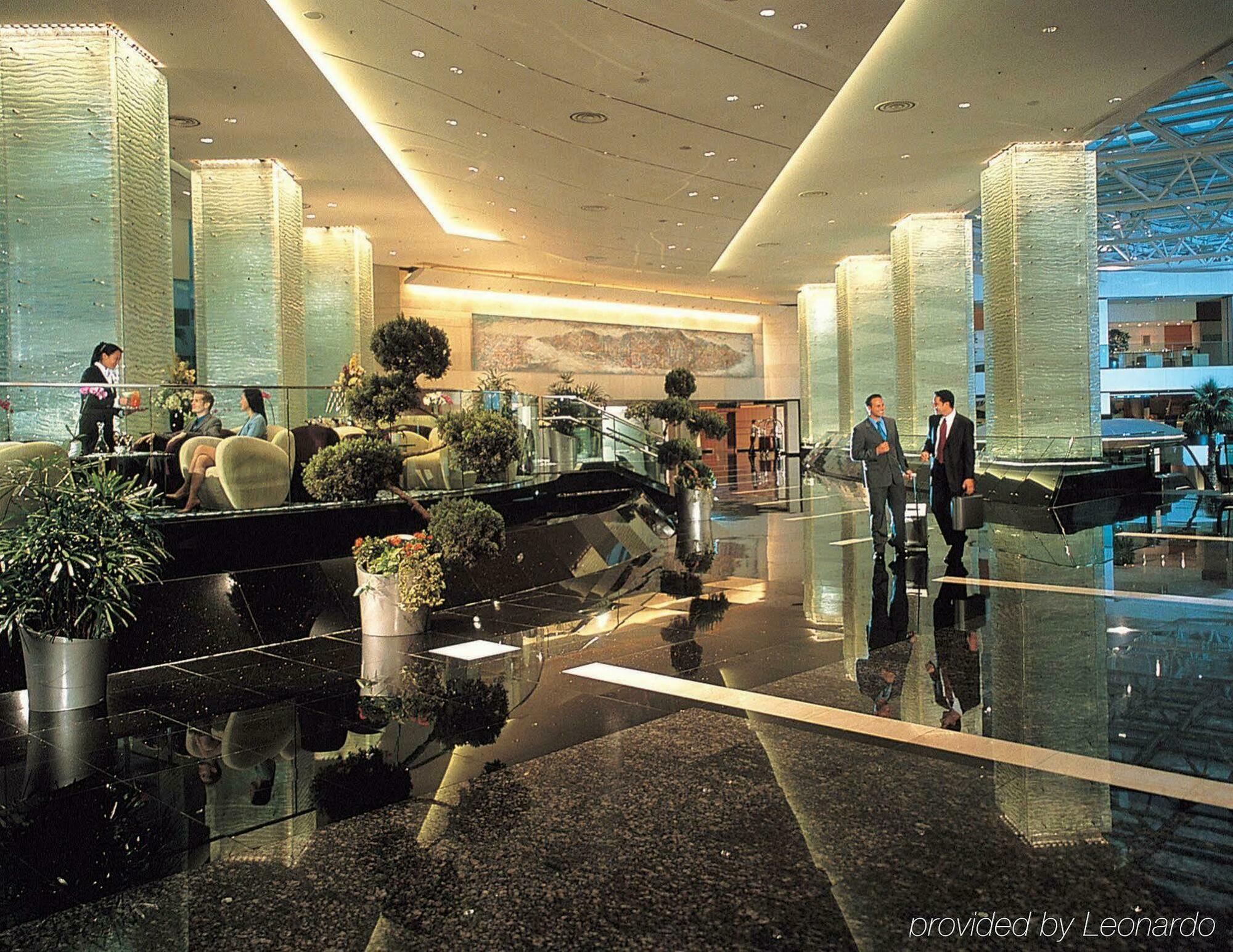 Hotel Regal Airport 5*