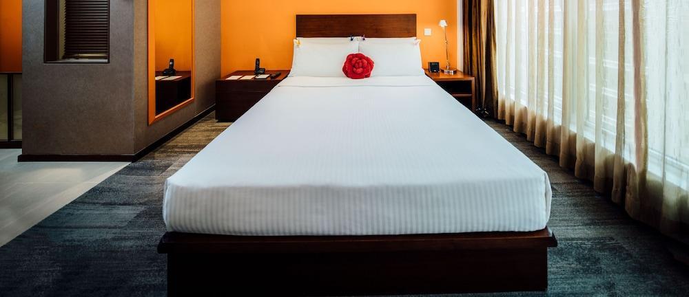 Butterfly On Prat Hotel 4*