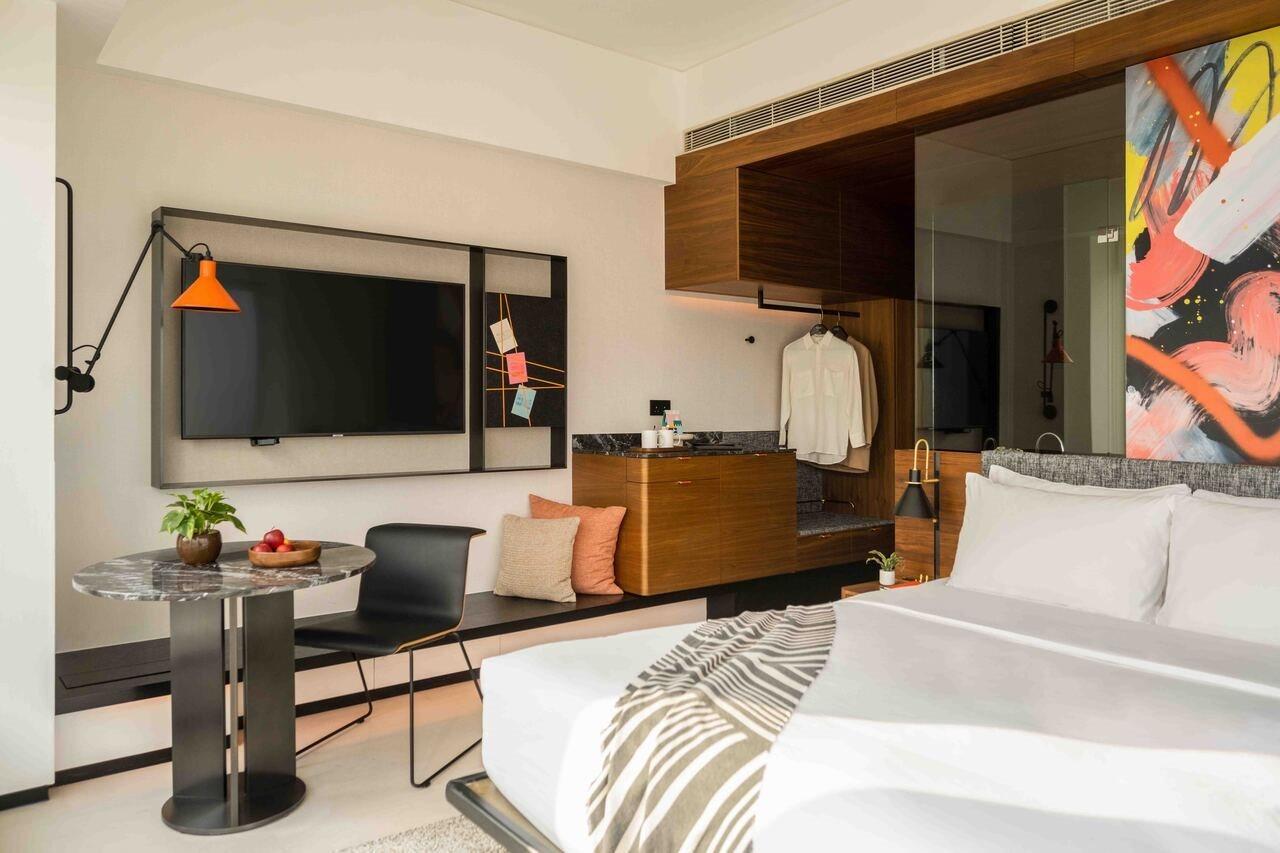 Hotel East