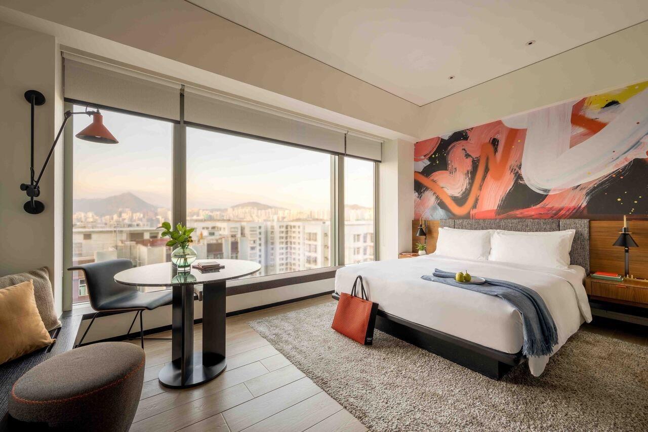 East 5*