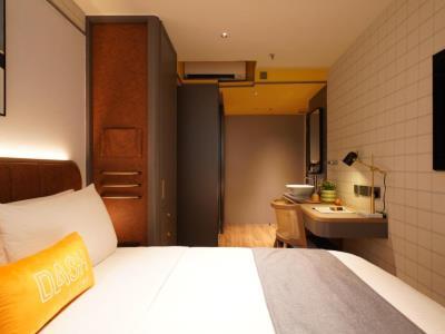 Hotel Dash Living On Hollywood