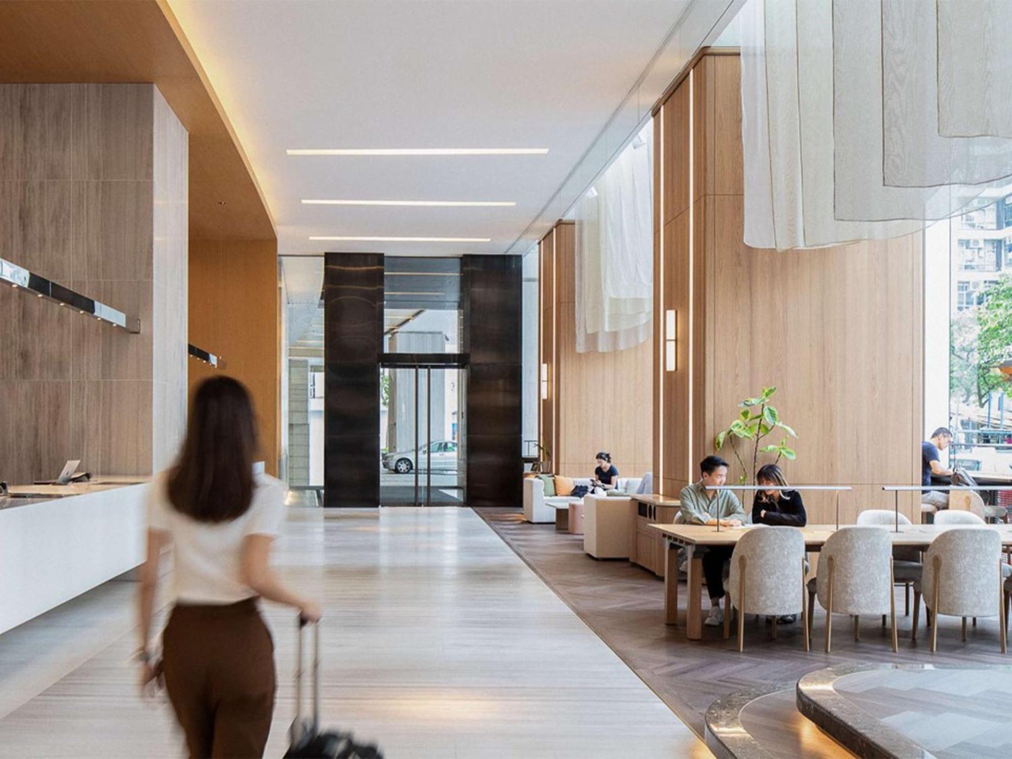 Hotel East 5*