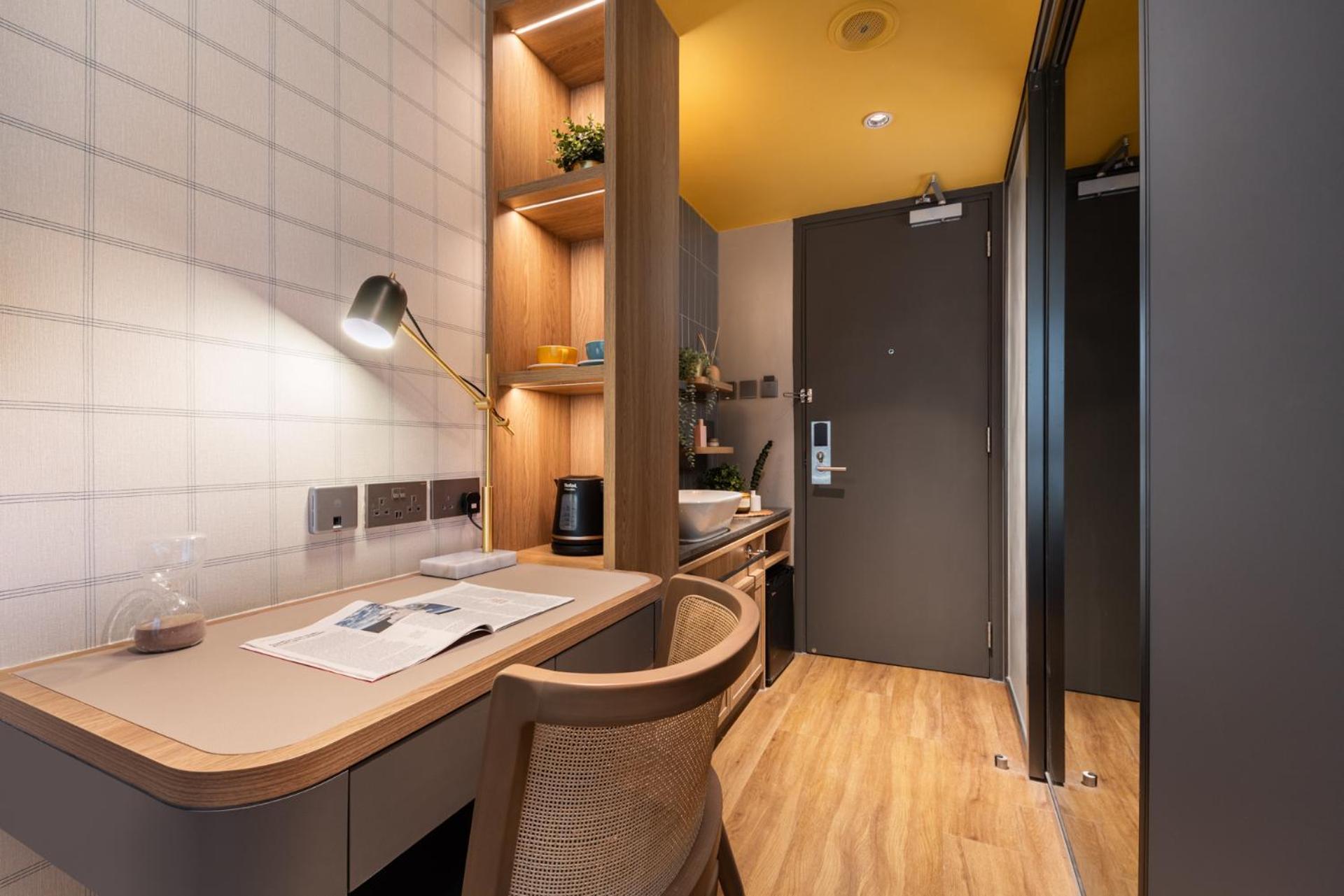 Dash Living On Hollywood Hotel 3*