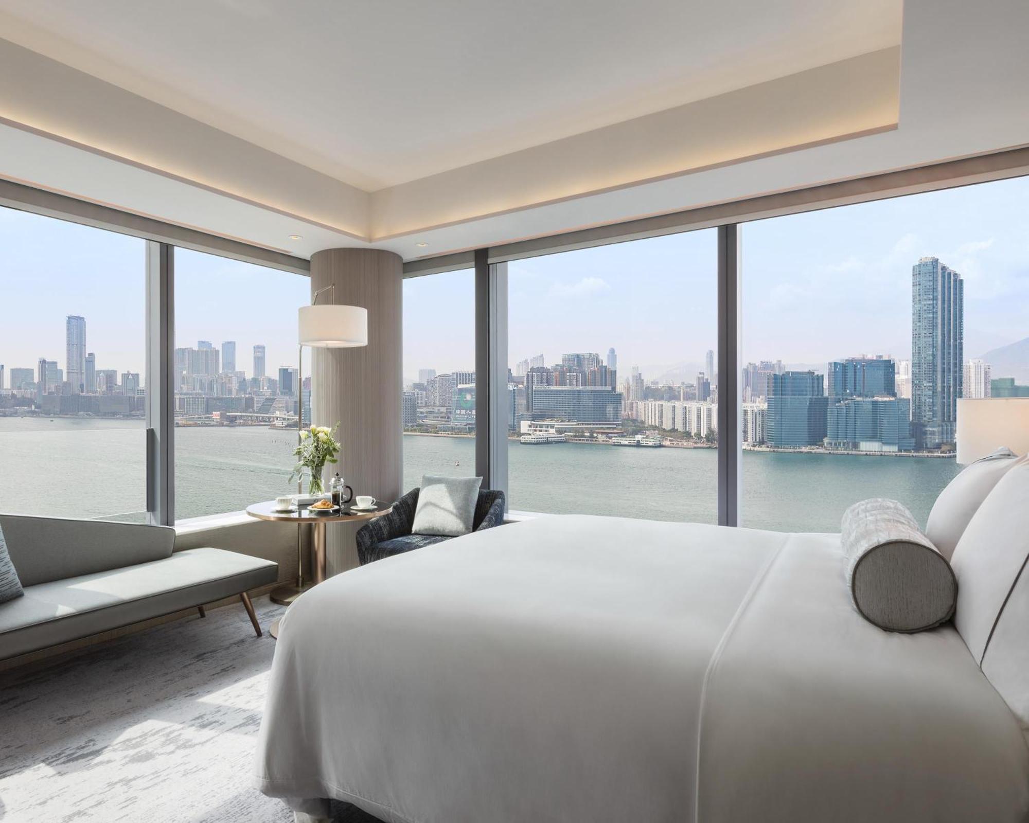 Hyatt Centric Victoria Harbour 4*