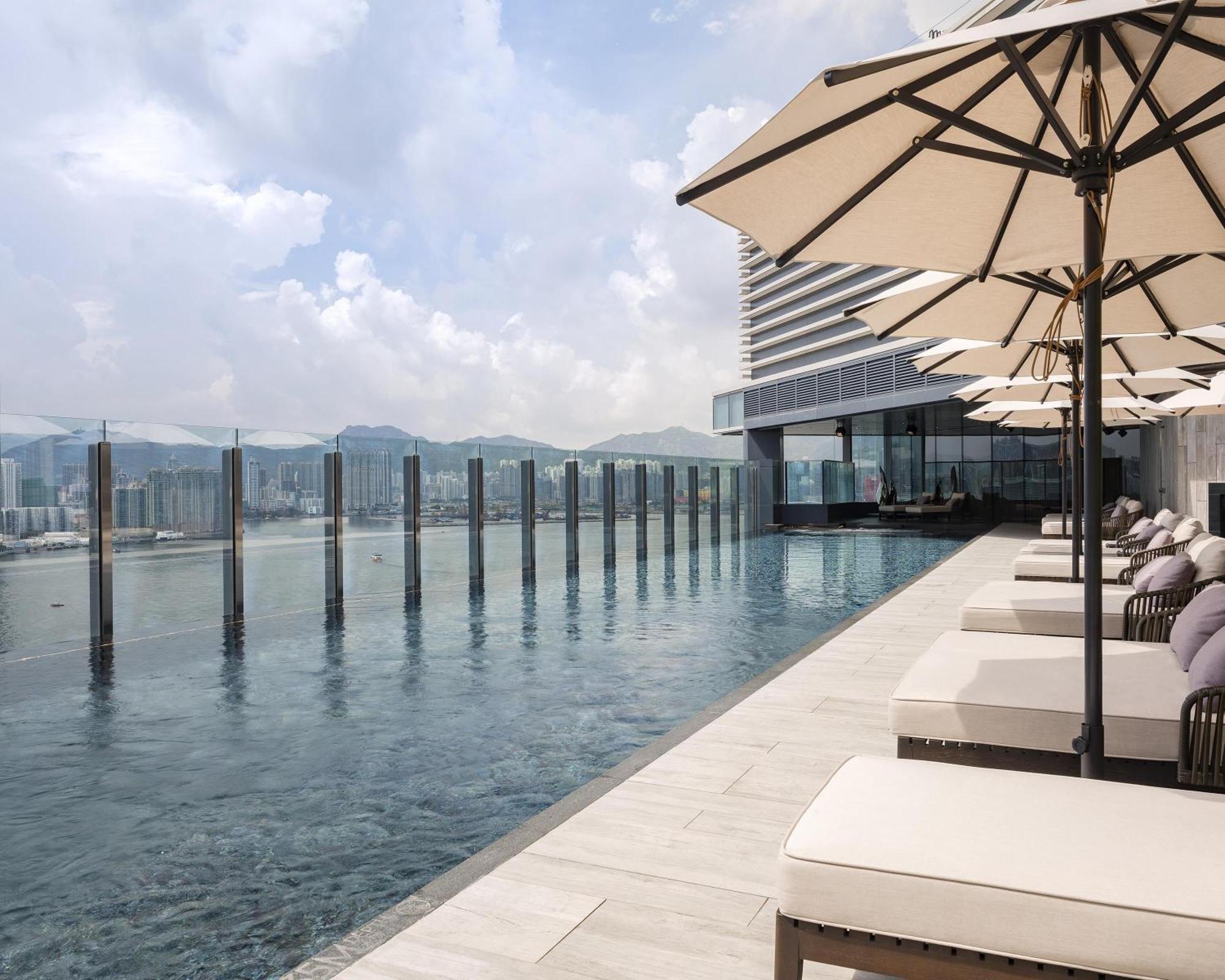 Hyatt Centric Victoria Harbour 4*