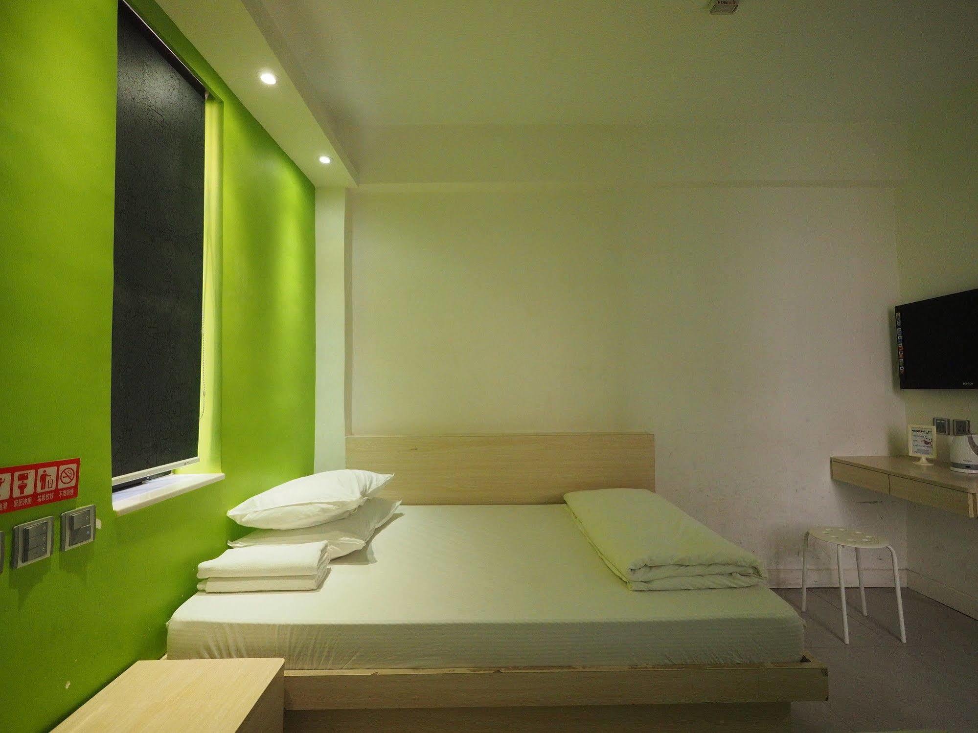 Panda's - Stylish Hong Kong