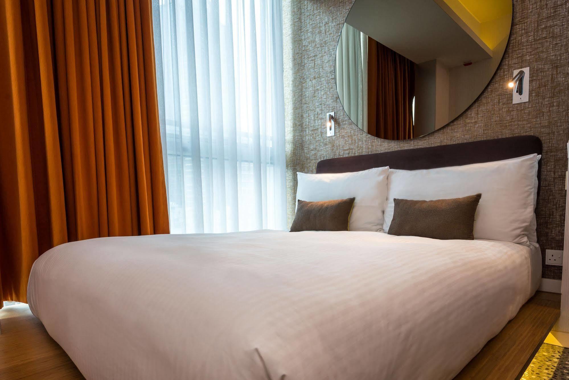 Dash Living On Queen's Hotel Hong Kong