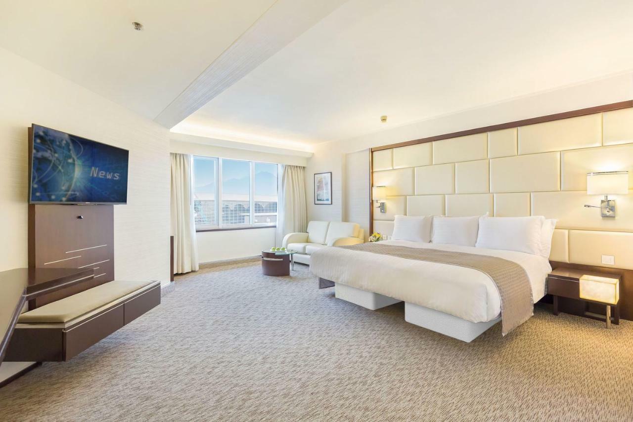 Regal Airport Hotel 5*