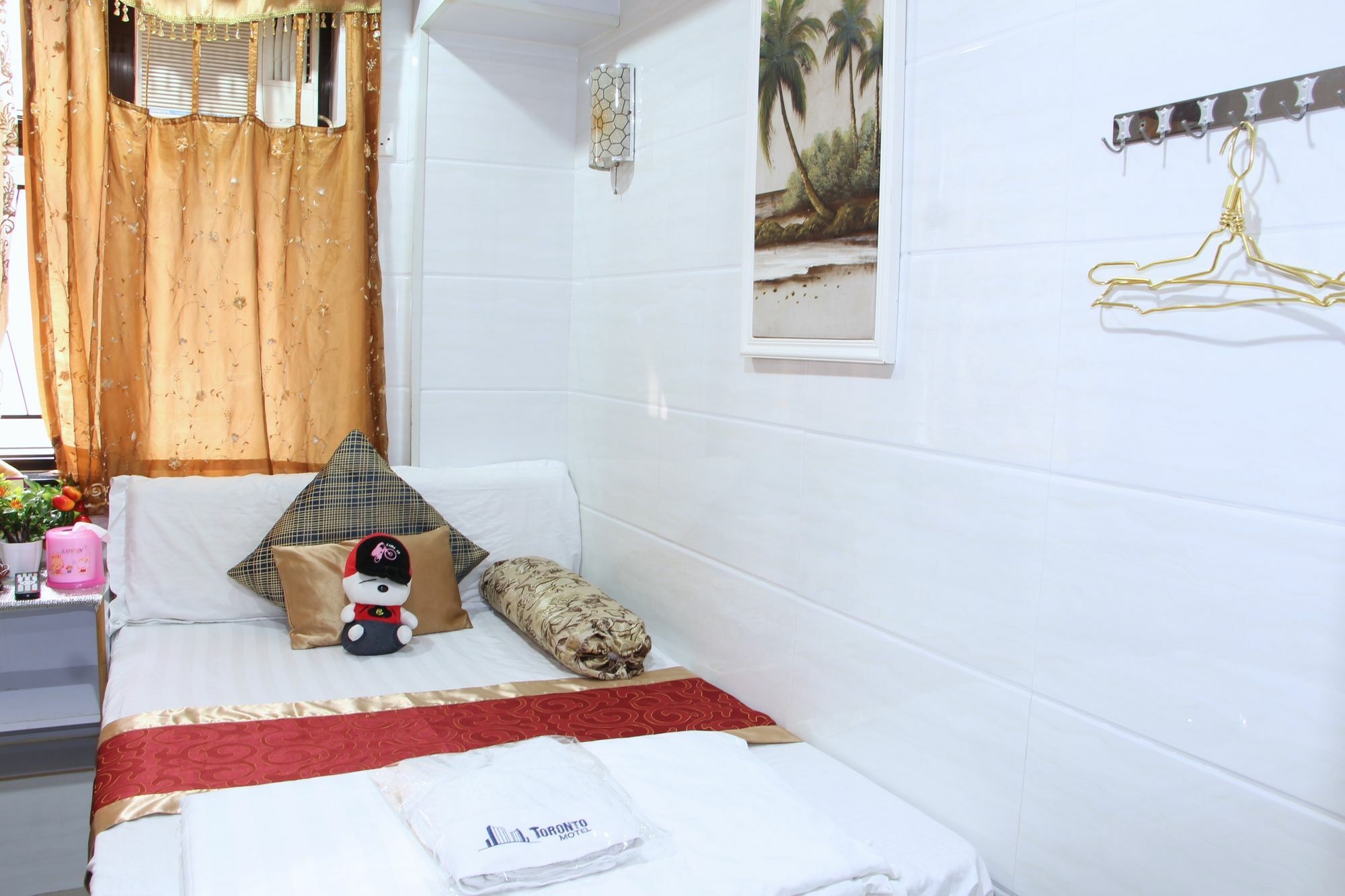 Strawberry Guest house *