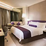 Gateway Hotel, Marco Polo