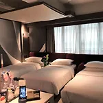 XI Hotel