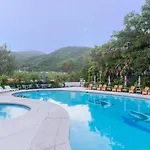 Silvermine Beach Resort