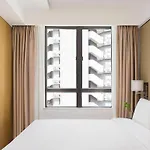Ying\'Nflo, Hong Kong, Wan Chai