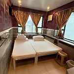 Usa Hostel Hong Kong