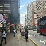 網紅琪寓 旺角最中心朗豪坊旁 正大街 地鐵口1分鐘兩房一廳一衛一廚可住4-6人